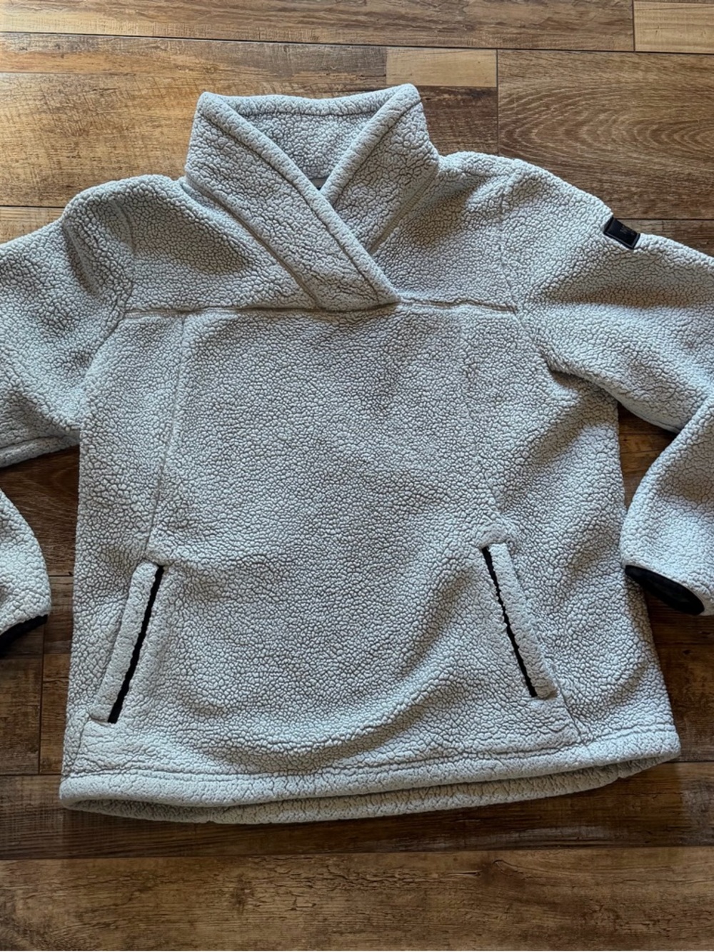 Women’s Northface Sherpa Pullover Cowl Neck